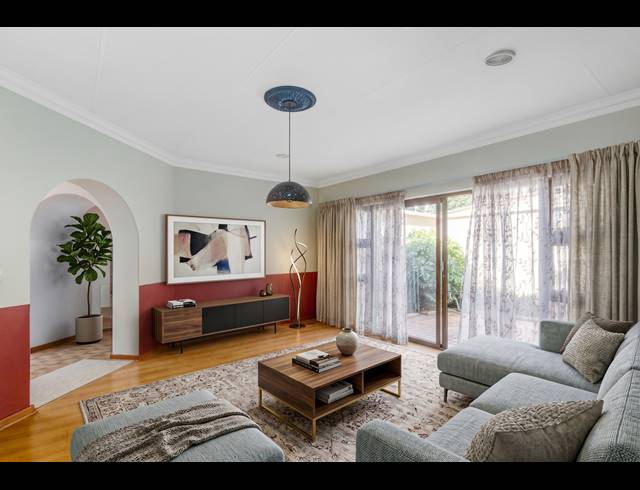 6 BEDROOM FREESTANDING FOR SALE IN NORTHCLIFF